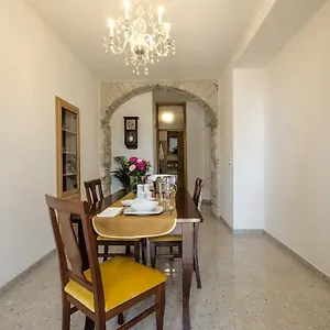 https://apartment-derossi.in-istria.net