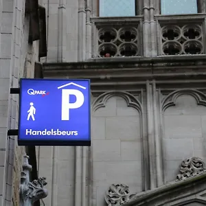 https://apt-white-house.brusselshotelsbook.com
